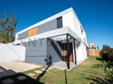Casa a estrenar en venta de 3 dormitorios en Don Carlos, La Plata.