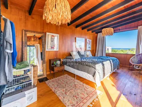 Casa 4 ambientes con 2 baños