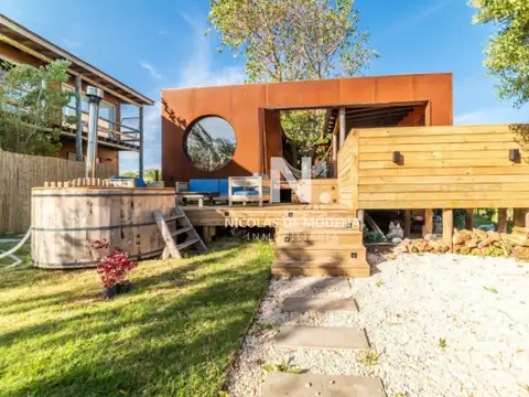 Casa en Punta Piedras en venta, de 3 dormitorios.