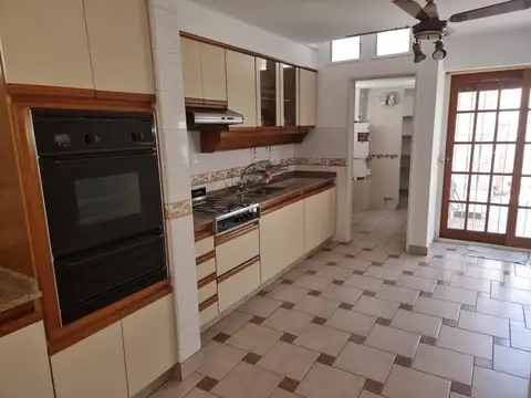 Depto Tipo Casa en Alquiler de 3 ambientes