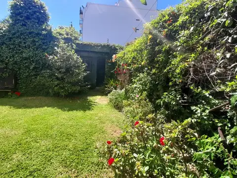 Depto Tipo Casa en Venta 75 años