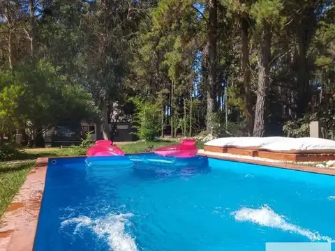 Casa en Venta con 3 cocheras