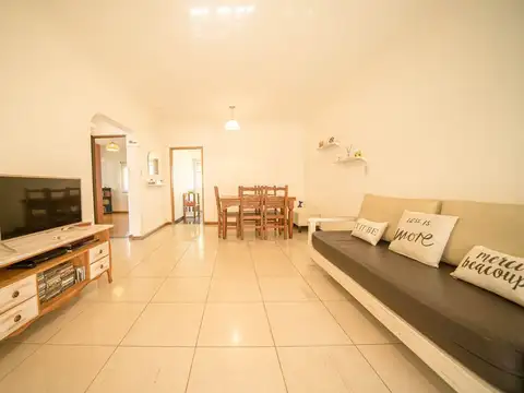 VENTA CASA 3 AMBIENTES CON PARQUE RAMOS MEJIA