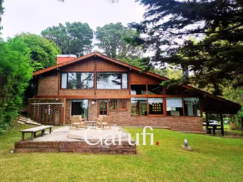 Casa en Alquiler Temporal con 2 cocheras