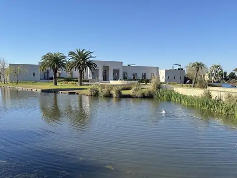 Terreno en Venta 32  mts Fondo