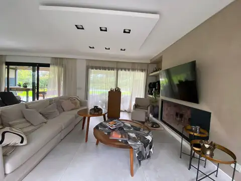Casa en Alquiler en Pilara, USD 4.700