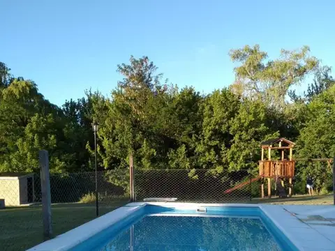 Casa 5 ambientes con 2 baños