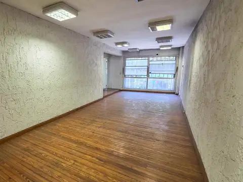 VENTA OFICINAS 2 PISOS 8 COCHERAS DEPÓSITO ALMAGRO