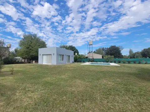 Casa 3 ambientes con 2 baños