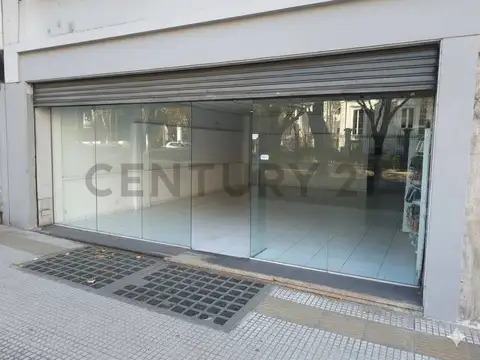 EXCELENTE LOCAL SOBRE CALLE 7 entre 56 Y 57 LA PLATA, 90M2 + 90M2 DE SOTANO C/EL