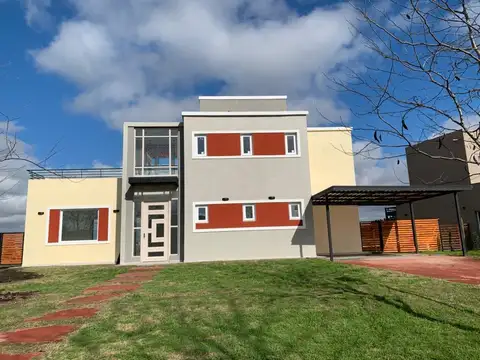 Hermosa Casa en venta a estrenar 4 amb c/pileta - Vista al Rio - 2 plantas - El Canton Barrio Islas
