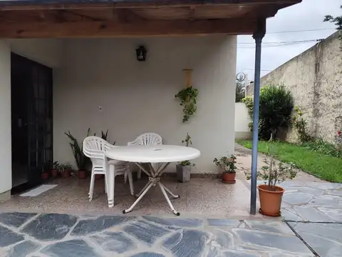 Irlanda y Av. Republica