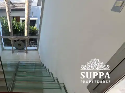 Casa 7 ambientes con 6 baños