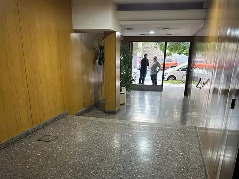 Bucarelli 2500, Piso 8