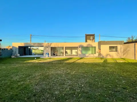 Casa 4 ambientes con 1 baño