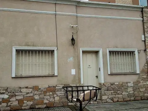 Casa con patio zona Hospital San Juan de Dios