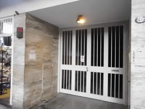 Santos Dumont 2400, Piso PB