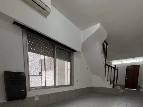 Depto Tipo Casa en Alquiler 35 años