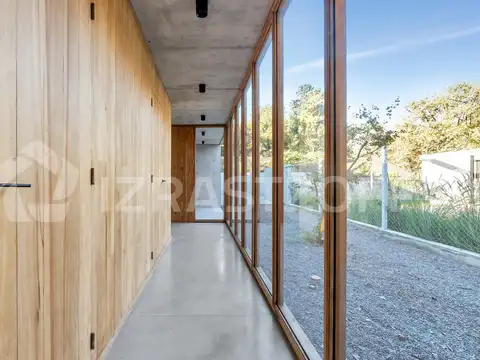 Casa en Venta en Lomas de San Isidro a Estrenar de Diseño con pileta.