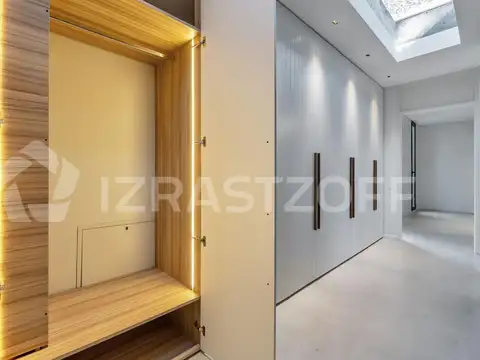 Casa 5 ambientes con 4 baños