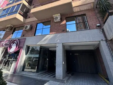 ¡Oportunidad única! VENTA 3 dorm, Av Hipolito Irigoyen