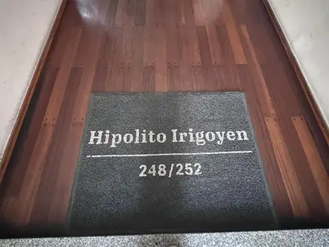 ¡Oportunidad única! VENTA 3 dorm, Av Hipolito Irigoyen