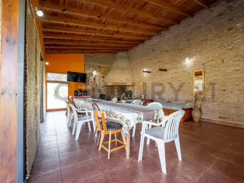 Casa en Venta con 10 cocheras