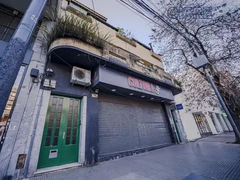 PH 3 ambientes en 2do piso por escalera. A reciclar!