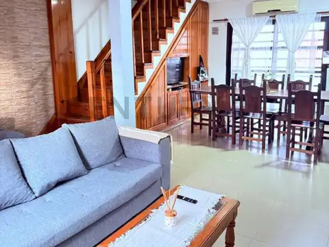 Casa en Venta de 4 dormitorios con parque, piscina y parque  en Ruta 11 entre 94 y 94bis