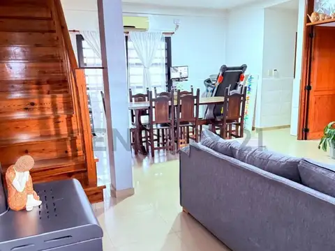 Casa en Venta con 4 cocheras