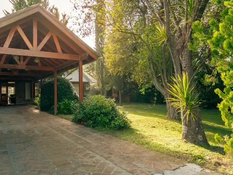 Juan M. de Rosas al 2200 (Chascomus Golf Country Club)