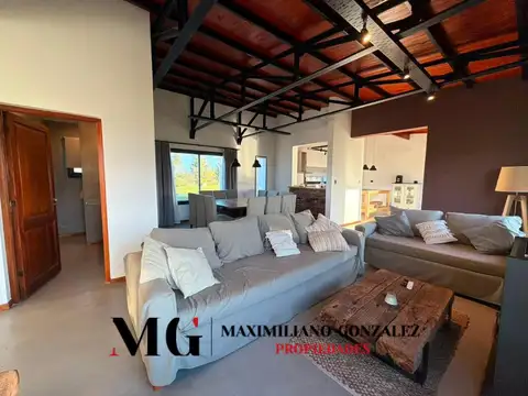 Casa en Venta con 2 cocheras