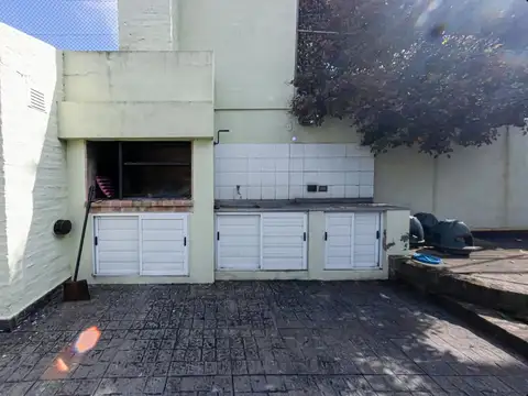 Casa 7 ambientes con 3 baños