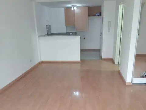 Departamento en Alquiler en Parque Centenario, $ 750.000