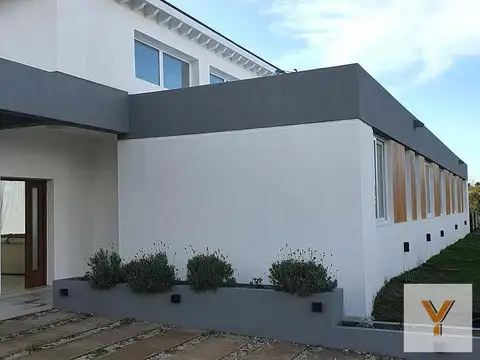 Casa en Venta en Costa Esmeralda, USD 320.000