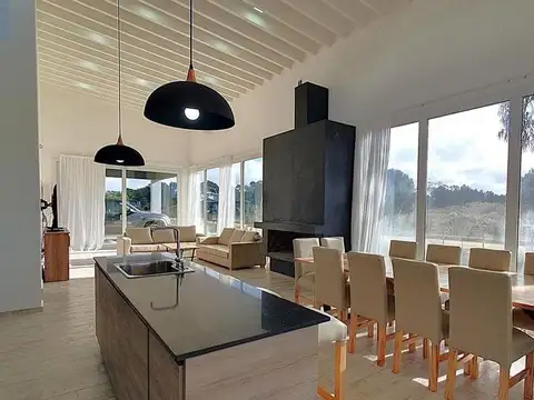 Casa en venta - 5 Dormitorios 5 Baños - Pinamar