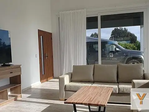 Casa 6 ambientes con 5 baños