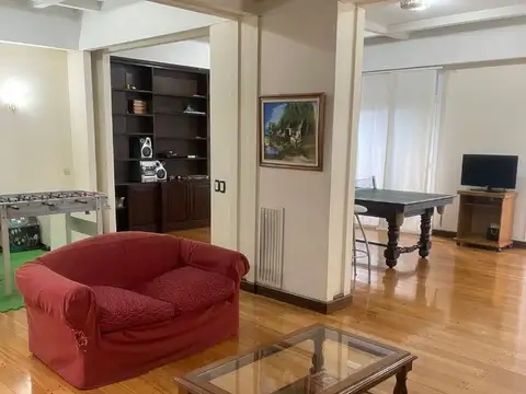 Avenida Hipólito Yrigoyen 1700