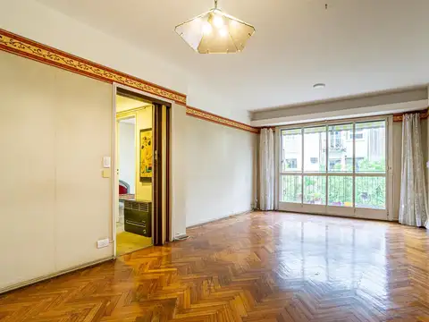 Departamento en VENTA  3 ambientes con dependencia, piso alto y balcón corrido