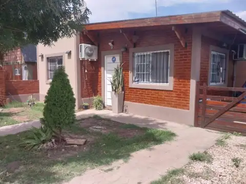 Casa 3 ambientes con galeria, piscina y parrilla Fronteras