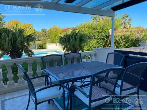 Casa 8 ambientes con 6 baños