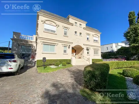 Casa en venta de 8  ambientes con fondo a golf en Abril Club de Campo, Guillermo Hudson
