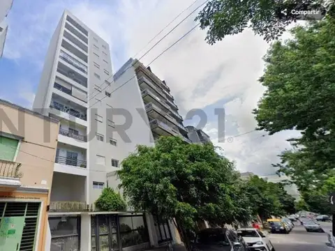 Piso en Alquiler -  45 e/ 9 y 10 - 3 dormitorios - 2 cocheras - calefacción central-
