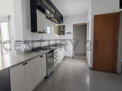 Departamento en Alquiler con 2 cocheras