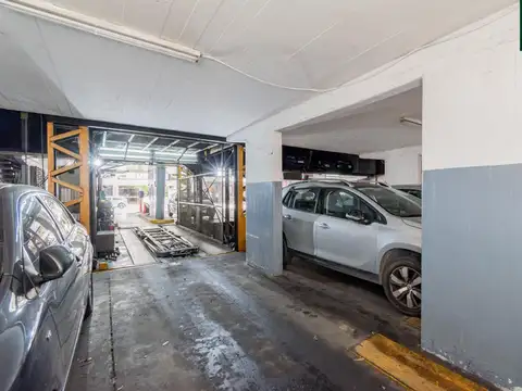 Cochera en Venta con acceso Ascensor
