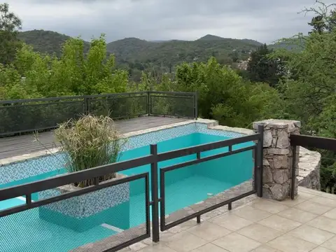 Casa en Venta 3 dorm Rio Ceballos