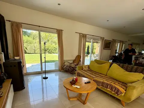 Autopista Ricardo Balbín 1700