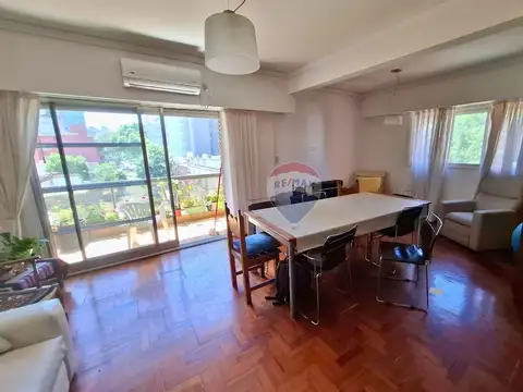 Avenida Hipólito Yrigoyen 800