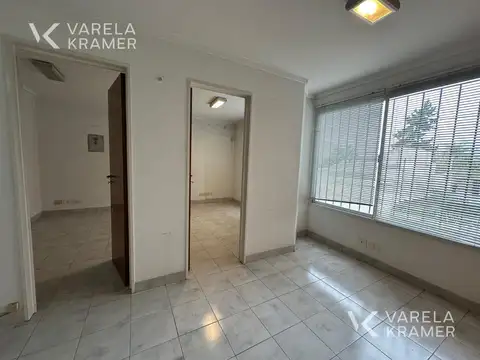Oficina 3 ambientes con 2 baños