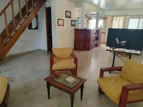 Depto Tipo Casa 3 ambientes con 1 baño